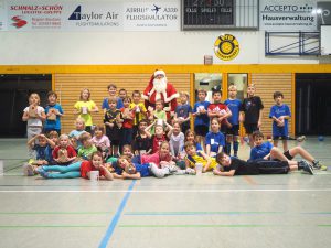 Vorweihnachtliche Bescherung für Ballschule, F-Jgd und E1-Jgd