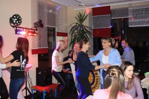Dancing3